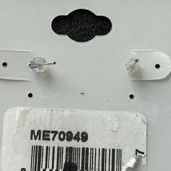 Natasha Earrings Cubic Zirconia - Picture 6 of 8